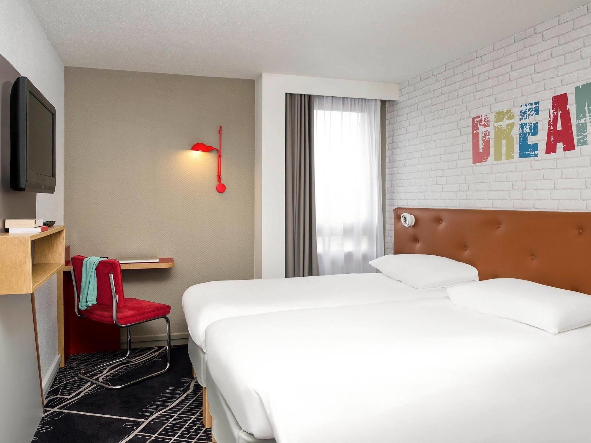 Ibis Styles Chartres Metropole Hotel Exterior photo