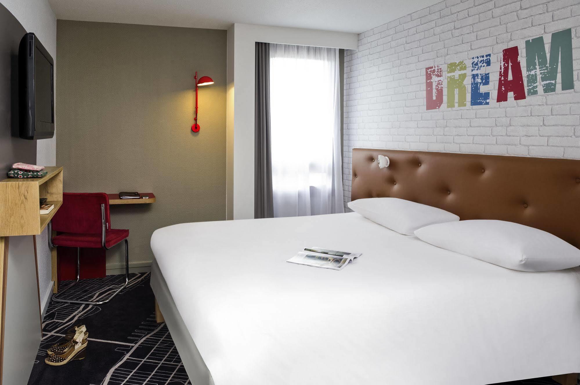 Ibis Styles Chartres Metropole Hotel Exterior photo